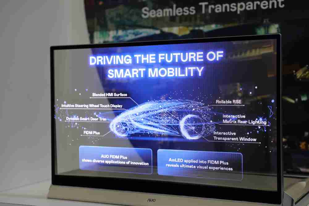 欧陆注册凭借着超高亮度和透明度，，，这款30吋透明Micro LED显示器在AR系统与智慧零售具有潜在的应用价值。。。。