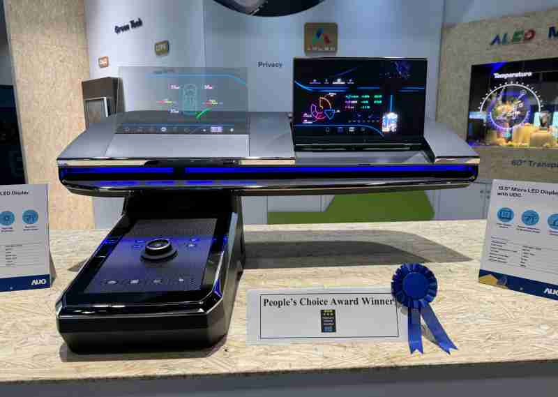 欧陆注册车用Micro LED Display HMI解决方案获”最佳车用显示奖”，，，以用户为中心开发，，，，针对前座驾驶与乘客设计兼具娱乐与安全的高画质屏幕，，，，包含车舱前座的Micro LED透明屏幕及全球首款内建镜头的智慧Micro LED显示器