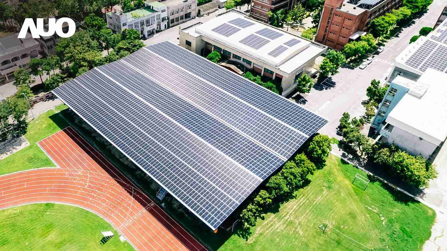 欧陆注册SunSteel光电整合型浪板具备快速安装、、、、轻量化优势，，，可提升15%发电效能，，，，通过国际IEC与台湾VPC认证安全、、防漏、、、耐候标准